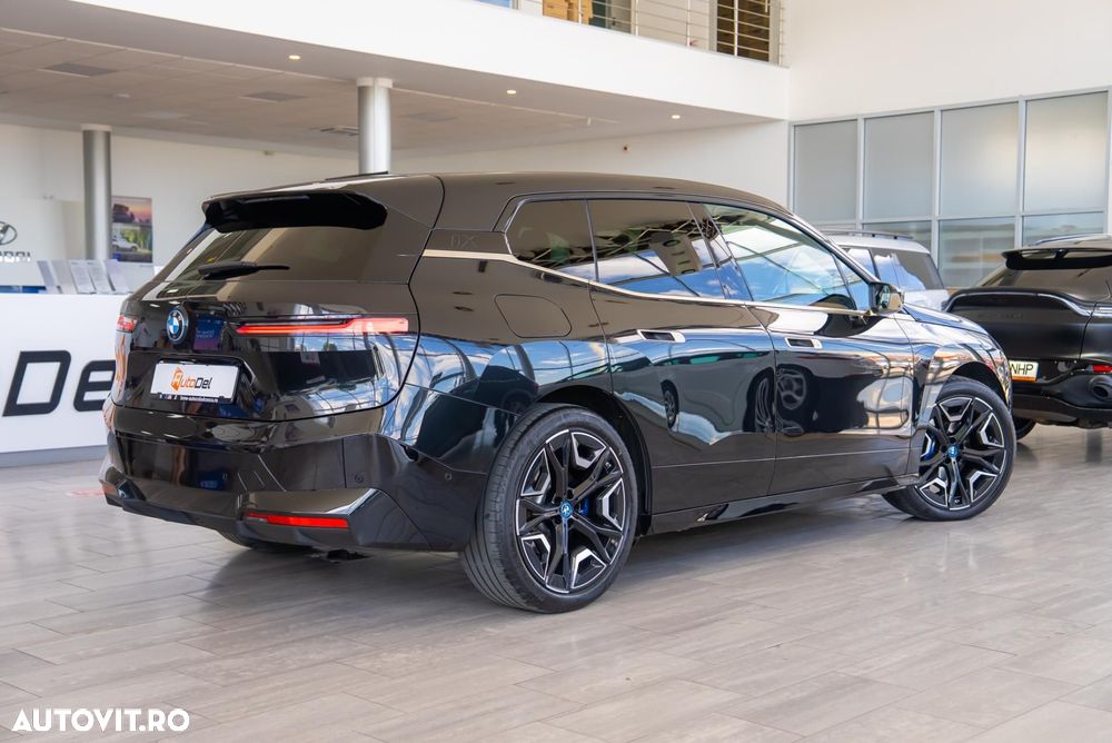 BMW iX xDrive40 - 12
