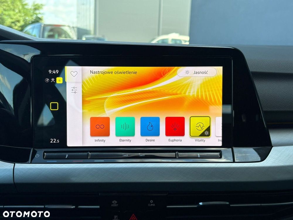 Volkswagen Golf Variant 1.5 eTSI EVO Life DSG - 24
