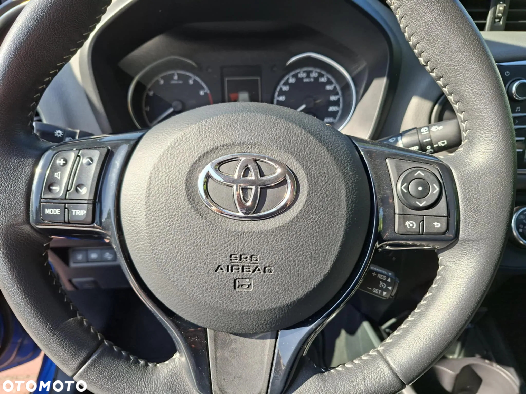 Toyota Yaris 1.5 Premium - 25