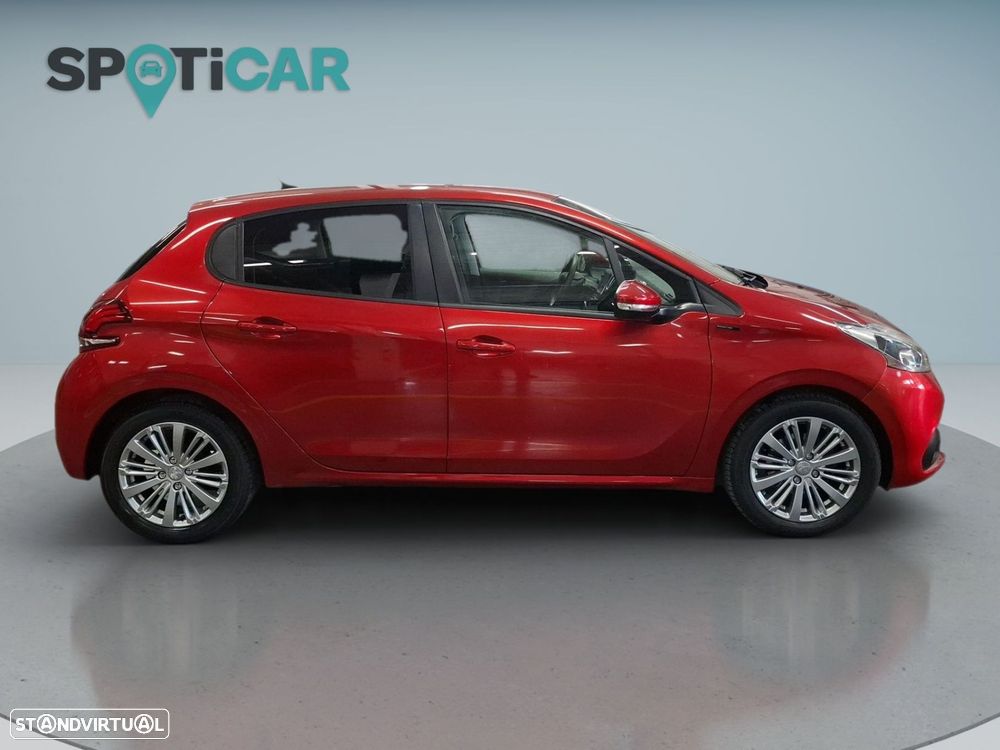 Peugeot 208 1.2 PureTech Signature - 9