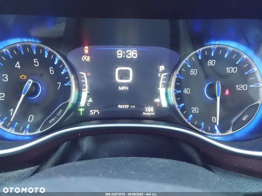 Chrysler Pacifica - 11