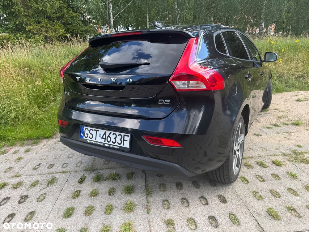 Volvo V40 D2 Drive-E R-Design Momentum - 9