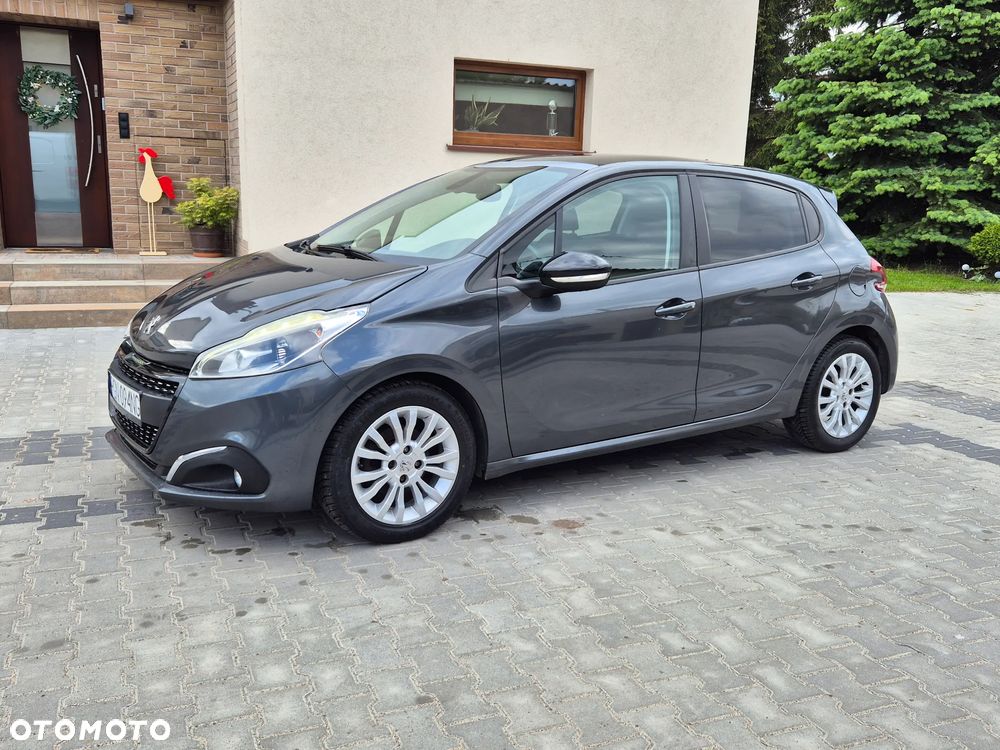 Peugeot 208 1.6 BlueHDi Allure S&S - 23