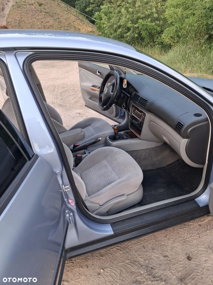 Volkswagen Passat 1.8T - 10