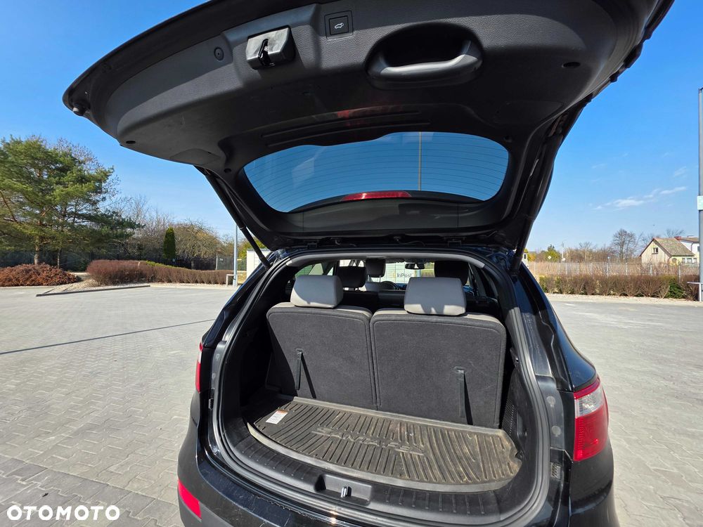 Hyundai Grand Santa Fe - 7