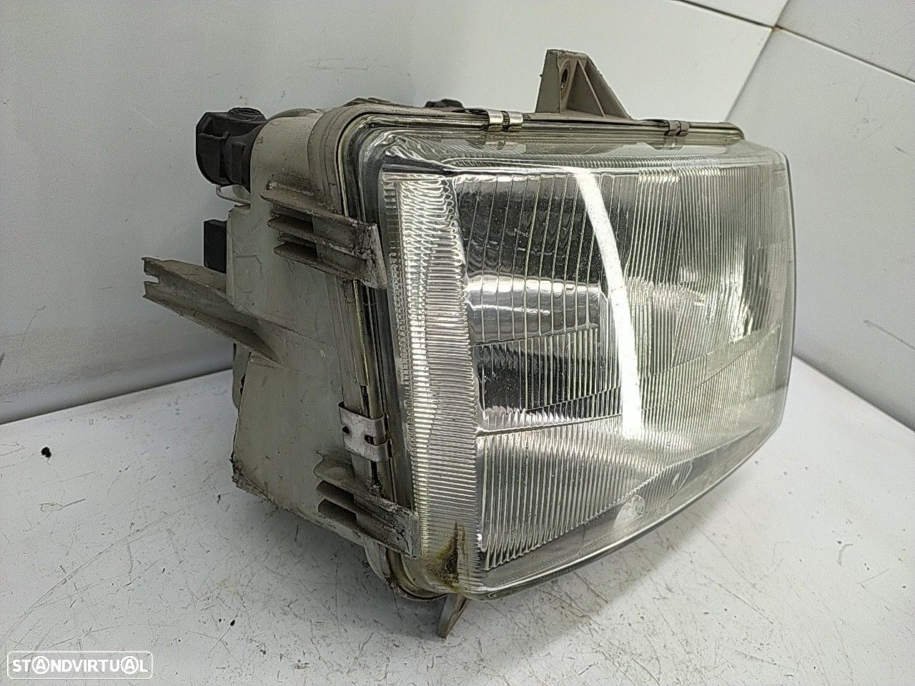 Farol Direito Mercedes-Benz Vito Caixa (638) - 2