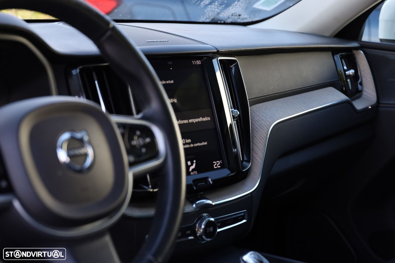 Volvo XC 60 2.0 T8 PHEV Inscription AWD - 12