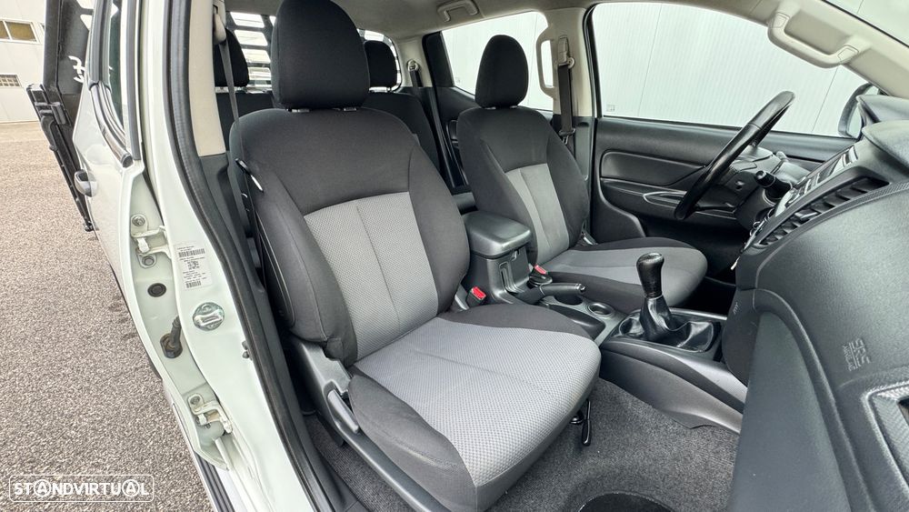 Mitsubishi L-200 Cabine dupla 4X2 - 35