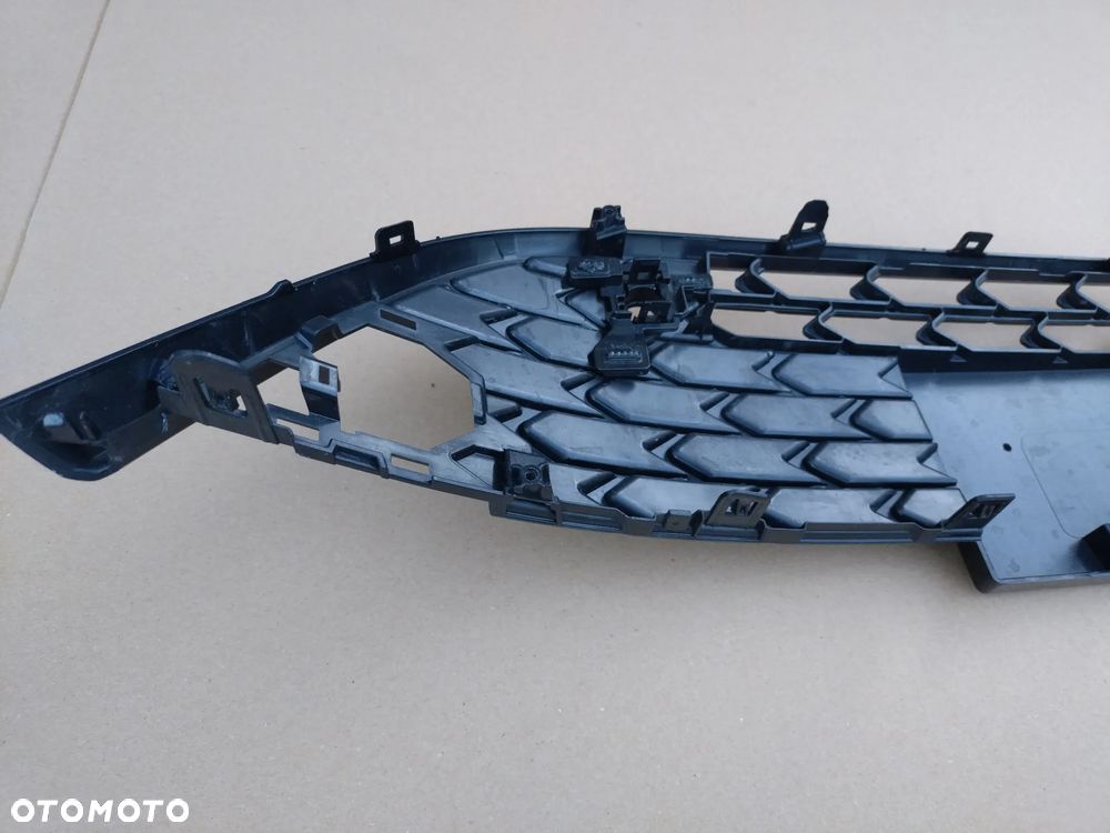 TOYOTA COROLLA E21 LIFT HB 22- 53102-02650 KRATKA W ZDERZAK PRZÓD ORYGINAŁ!  ŁADNA - 8