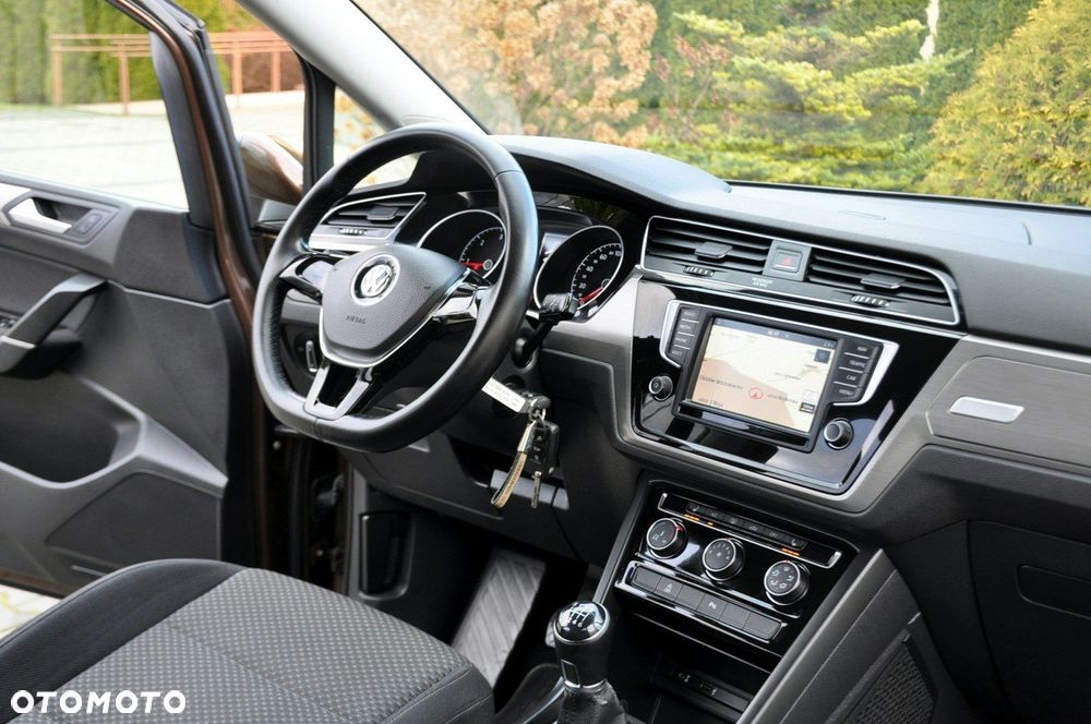 Volkswagen Touran - 26