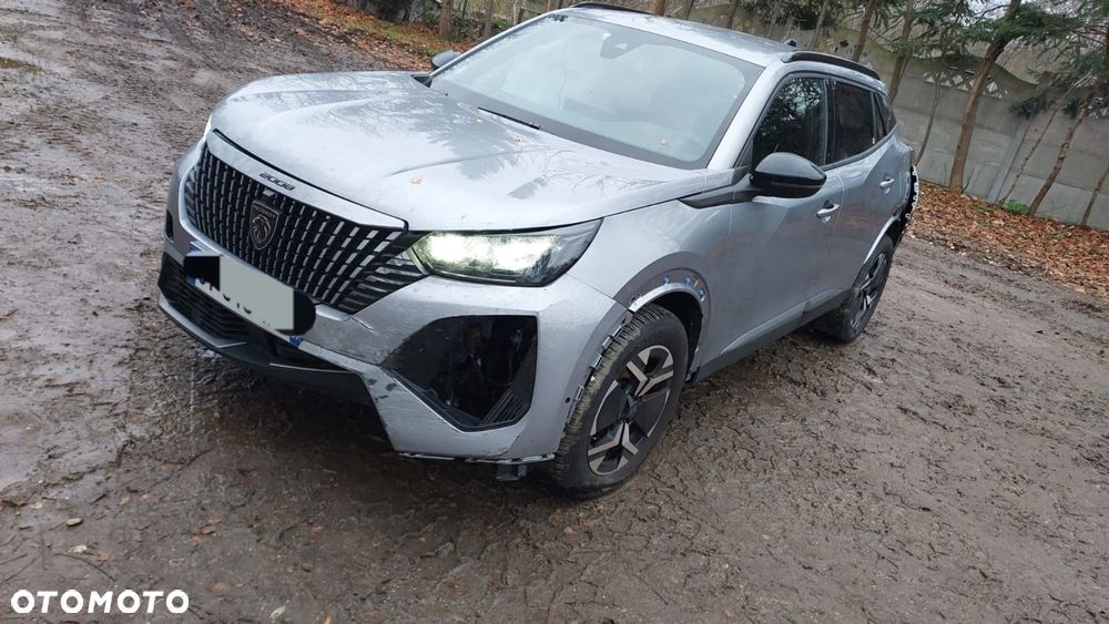 Peugeot 2008 PureTech 130 EAT8 Allure - 4