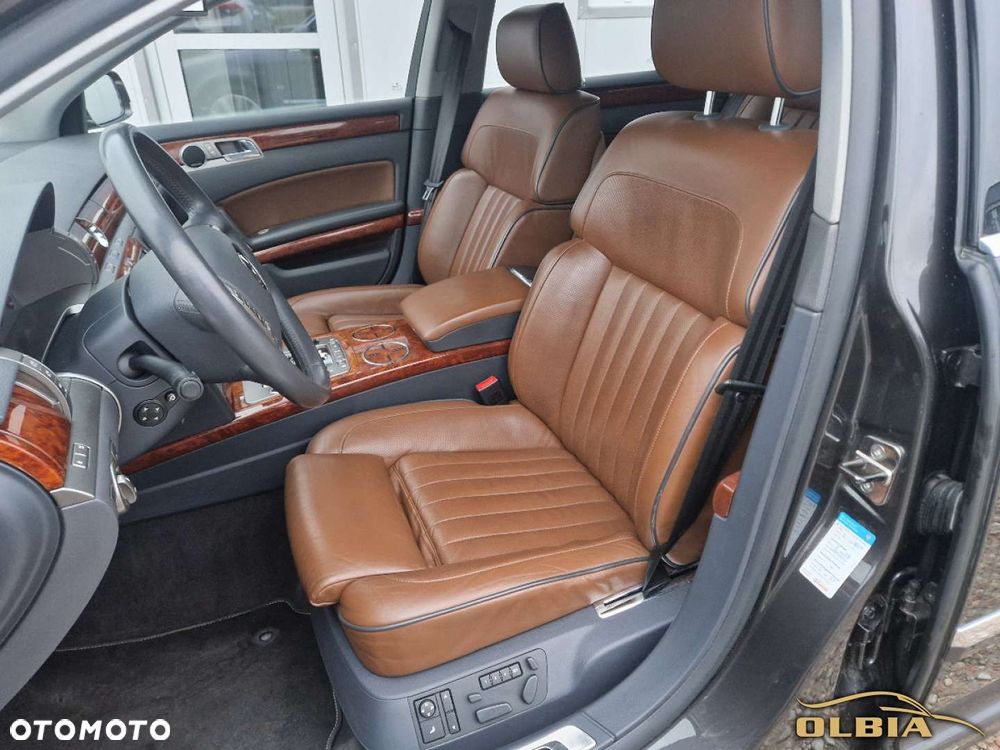 Volkswagen Phaeton - 31