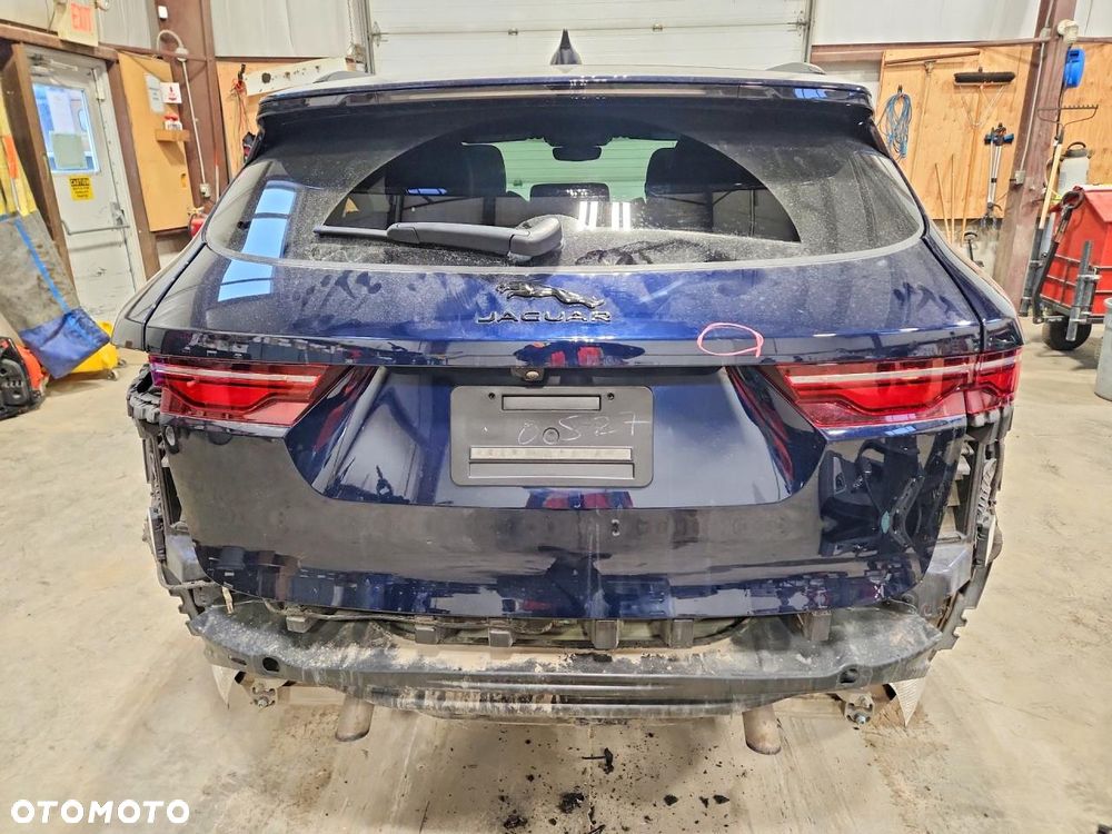 Jaguar F-Pace P250 AWD R-Dynamic S - 7