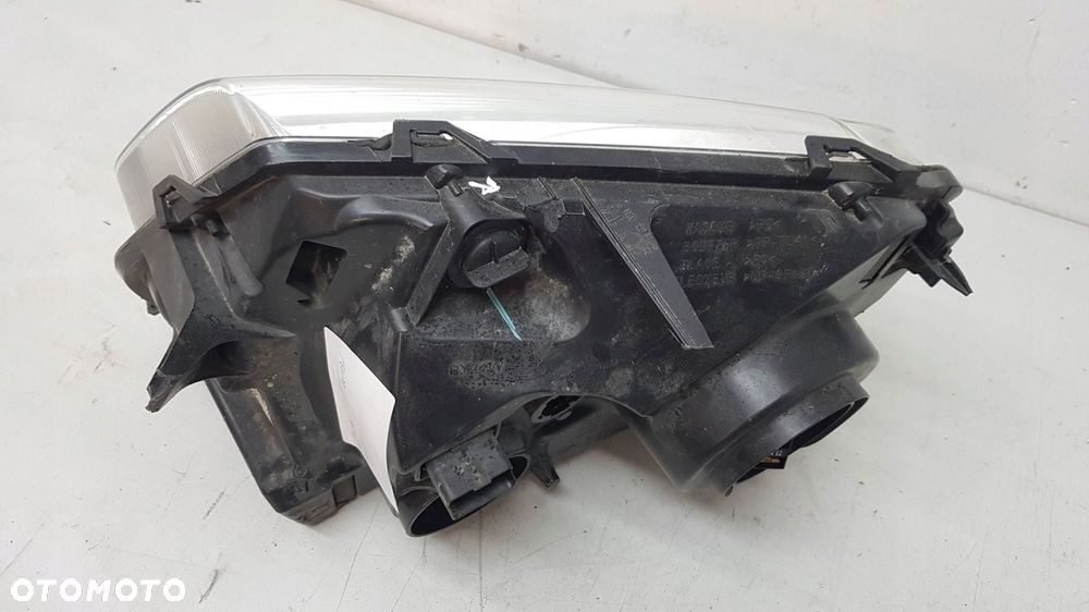 dacia duster i 10-13 lampa prawy przód eu - 4