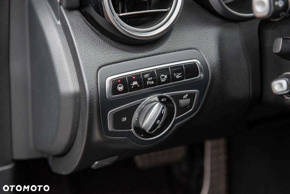 Mercedes-Benz Klasa C 400 4-Matic 9G-TRONIC - 17