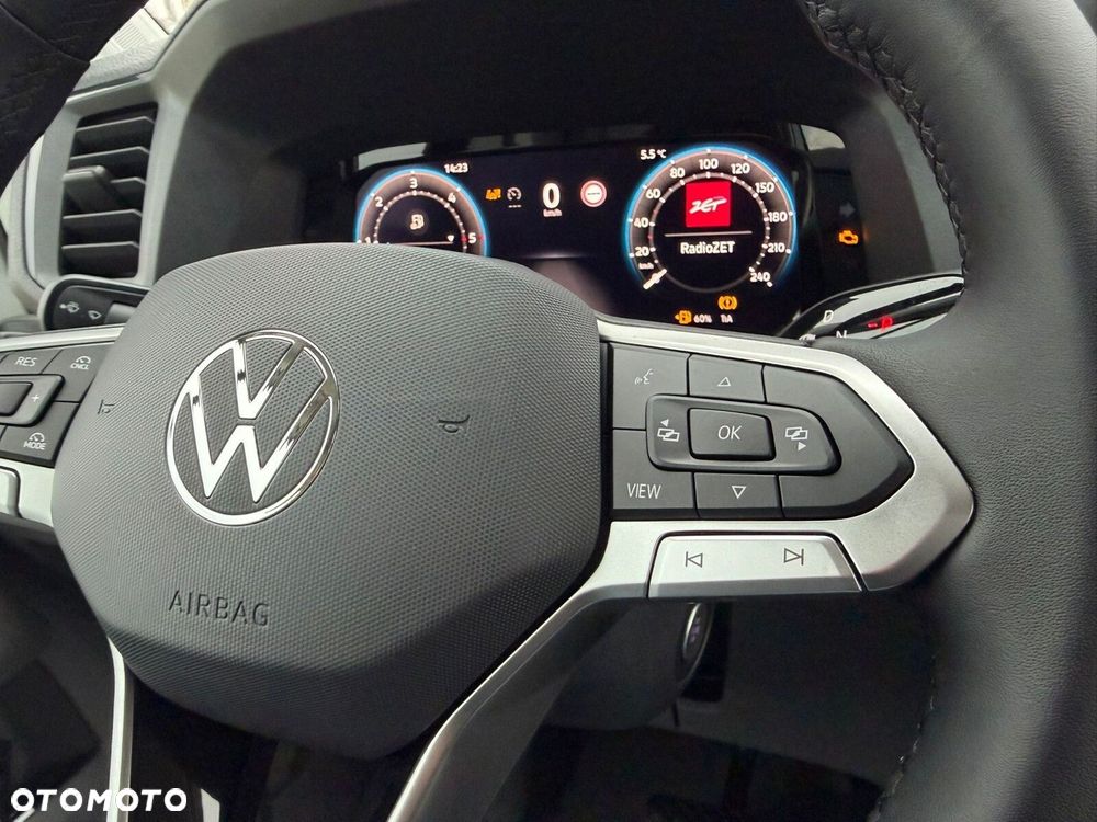 Volkswagen Crafter Crafter 35 Podwozie z pojedynczą kabiną silnik: 2,0 l EURO VI SCR 163 KM / skrzynia biegów: Przedni napęd automatyczna 8-biegowa rozstaw osi: 4490 mm - 13