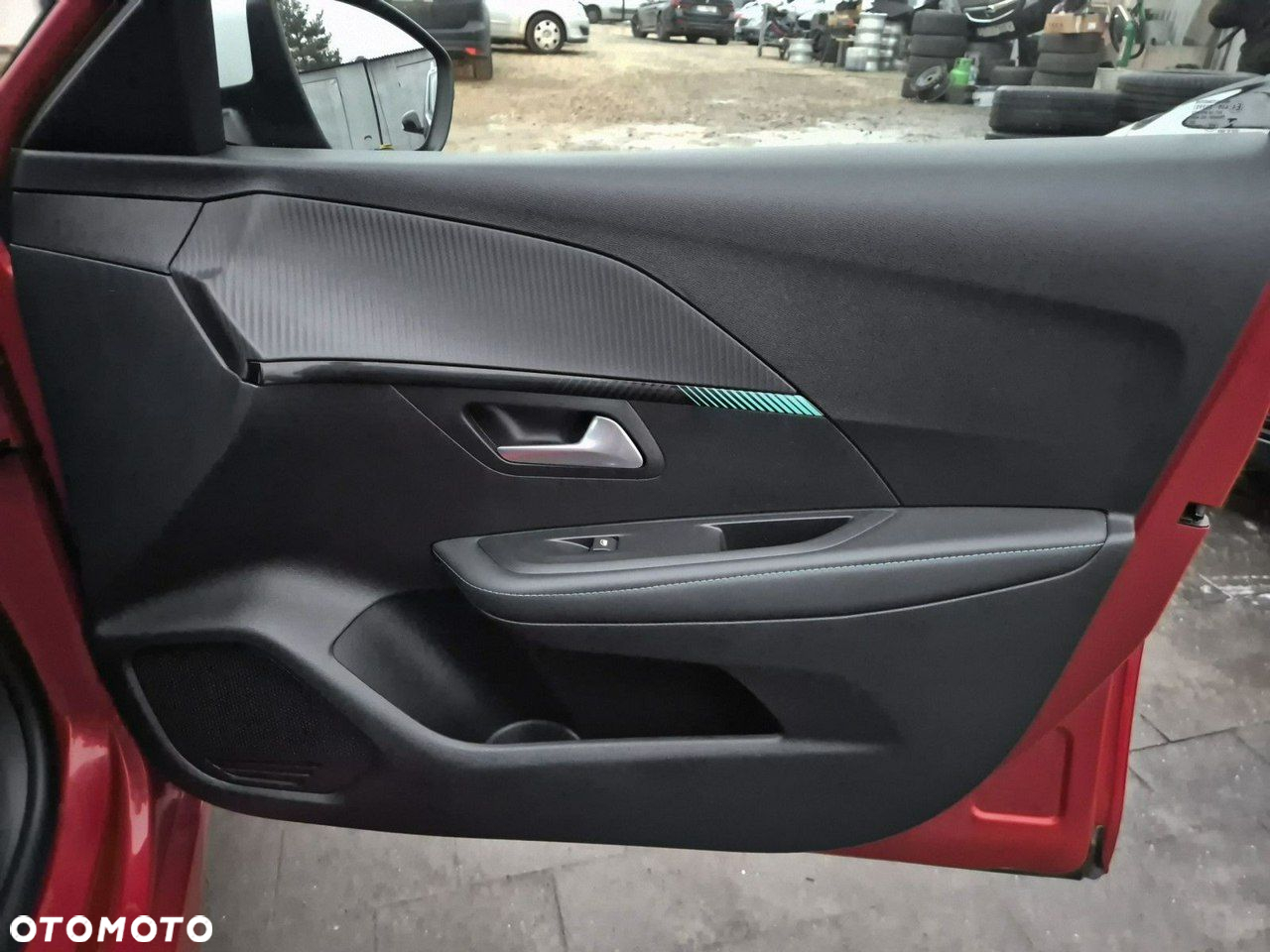 Peugeot 208 - 28
