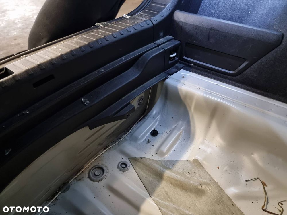 PAS TYLNY / WANNA SKODA KAROQ - 3