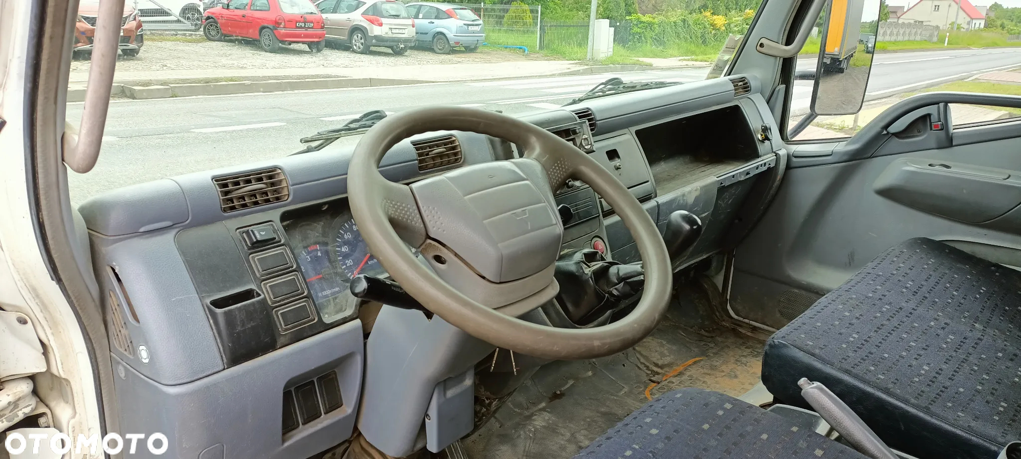 Mitsubishi Fuso CANTER - 13