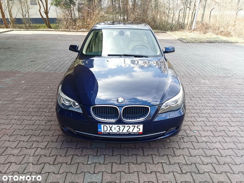 BMW Seria 5 523i Edition Exclusive - 4