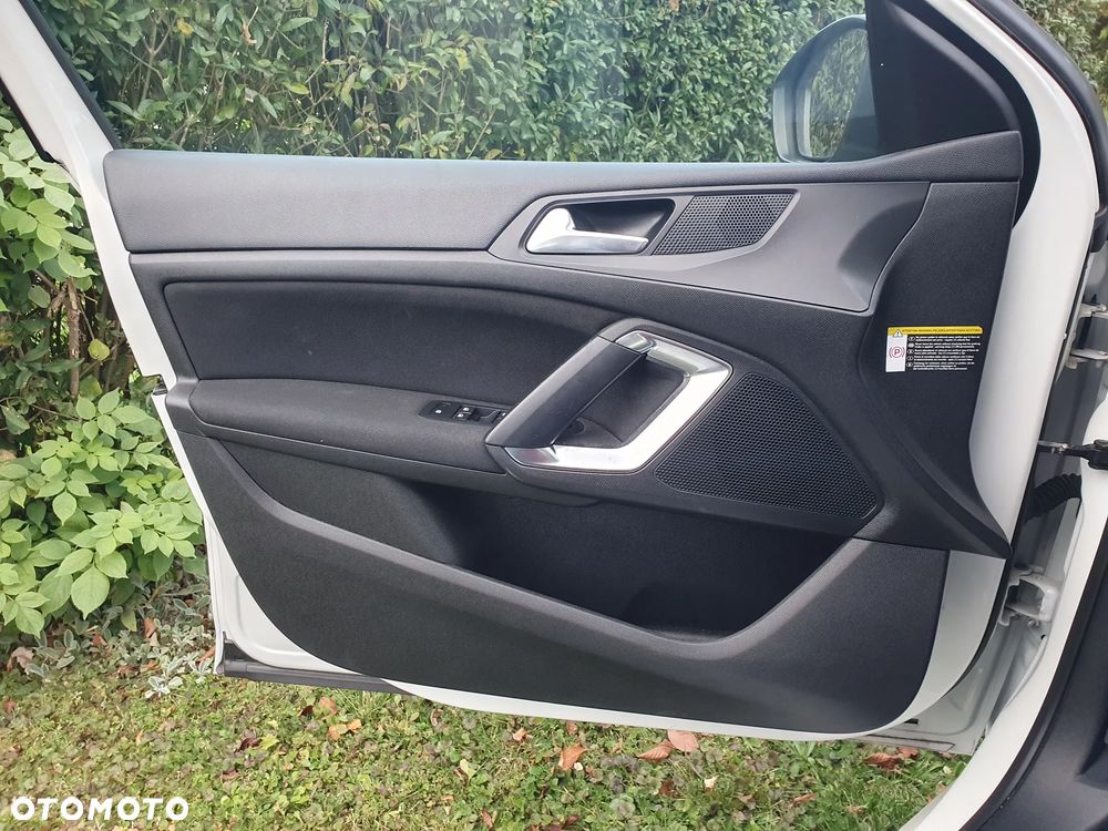 Peugeot 308 2.0 BlueHDi Allure S&S - 16