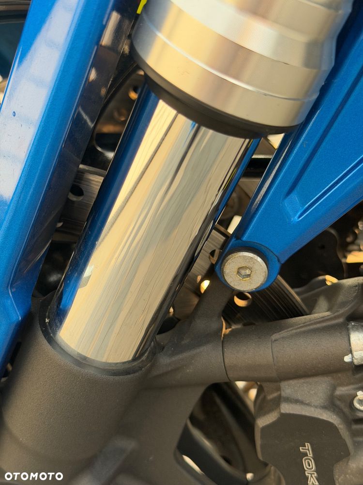 Suzuki GSX - 14