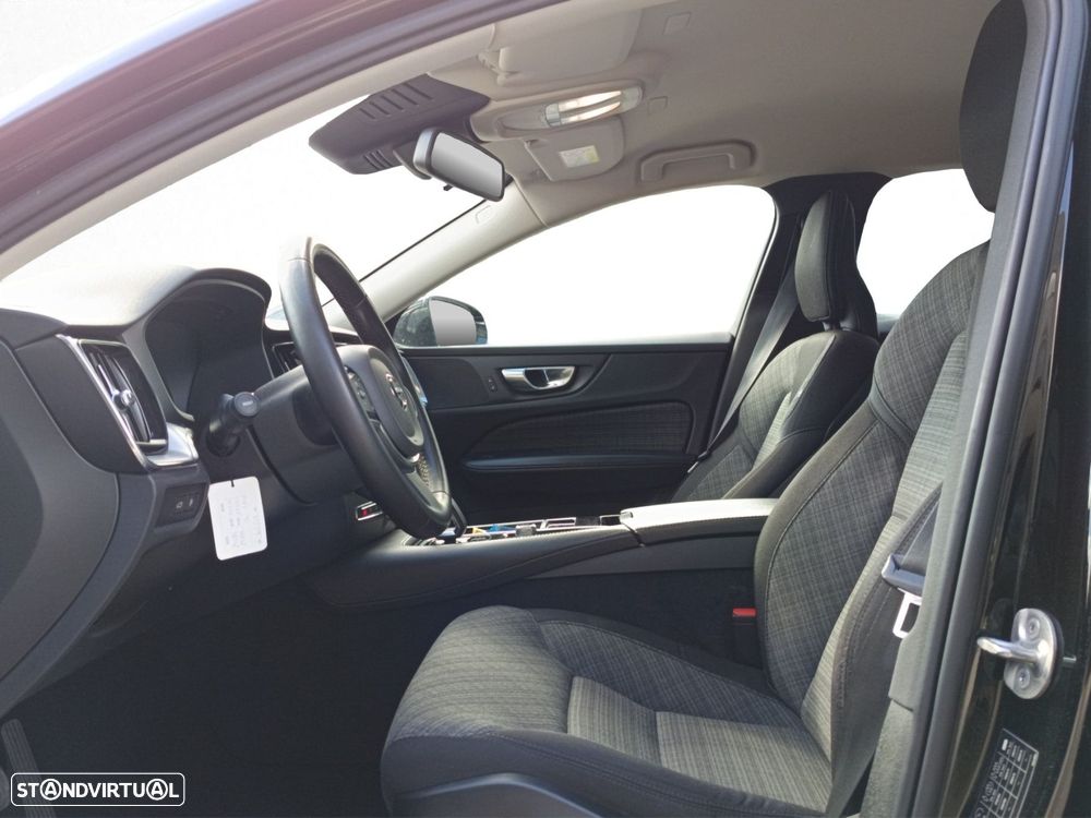 Volvo V60 2.0 T6 AWD TE Essential - 32