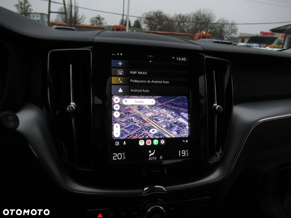 Volvo XC 60 T4 Momentum Pro - 28