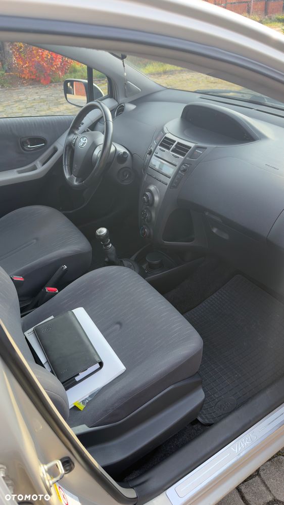 Toyota Yaris - 6