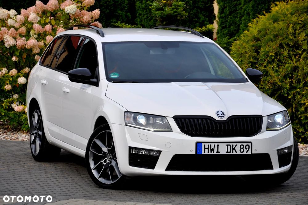 Skoda Octavia Combi 2.0 TDI DSG RS - 10