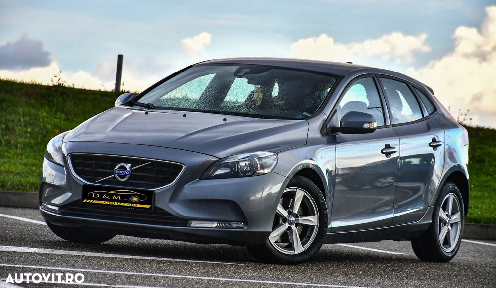 Volvo V40 D2 Momentum - 1