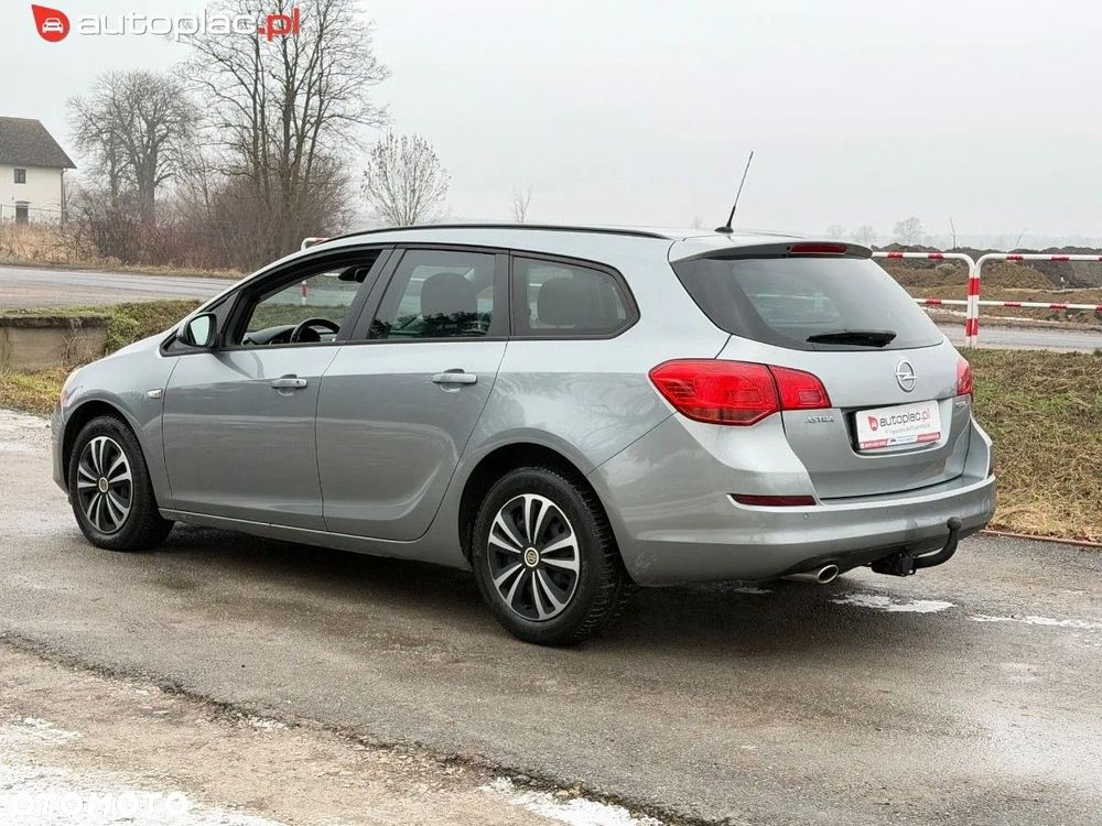 Opel Astra 2011
