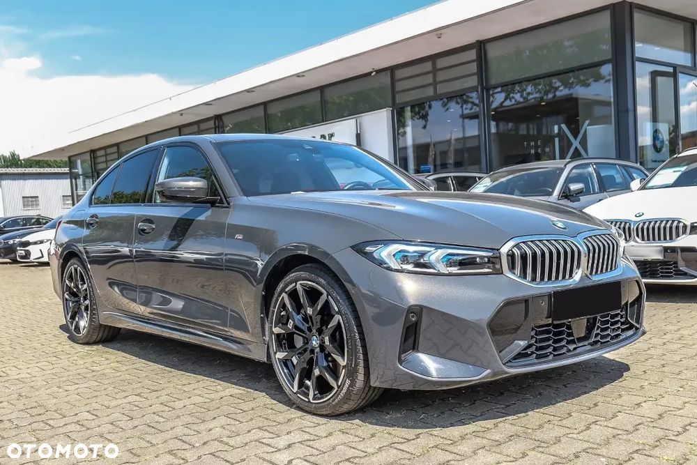 BMW Seria 3 330i xDrive M Sport - 3