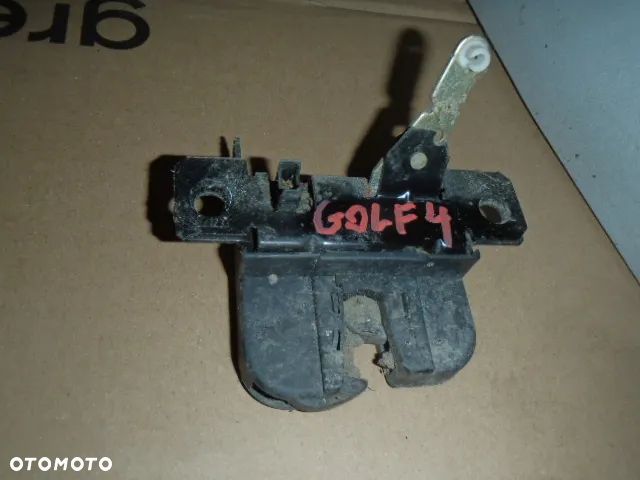 silniczek mechanizm wycieraczek klamka blenda zawias wiązka  zamek centralny stop wiązka zawias klapy  vw passat golf IV 4 - 15