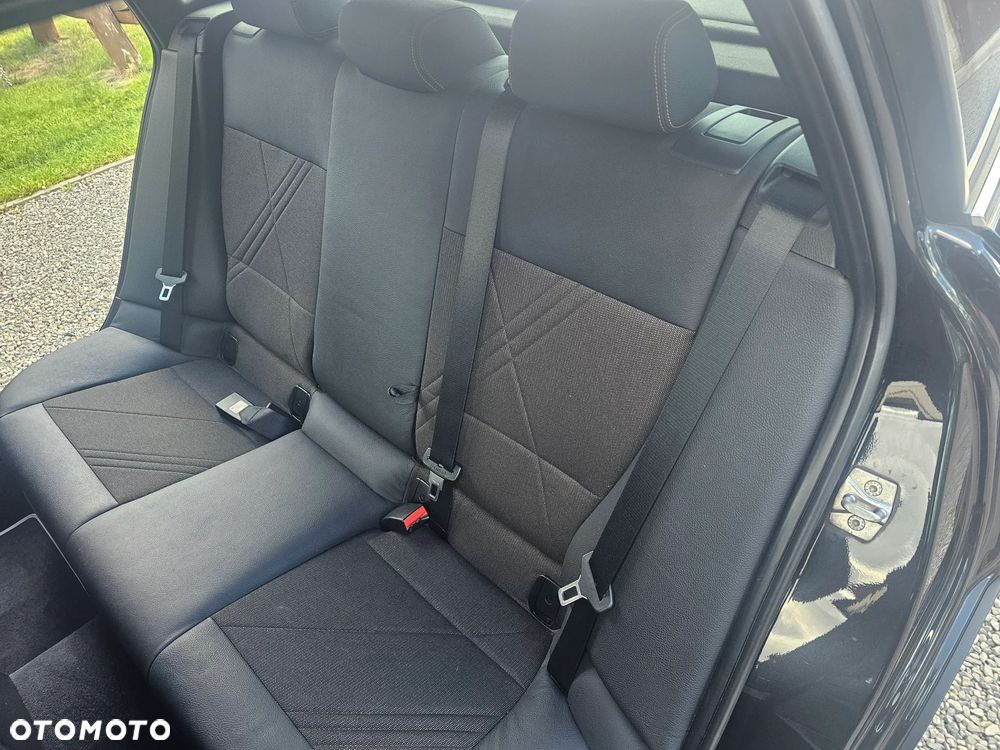 BMW X1 xDrive20i xLine - 17