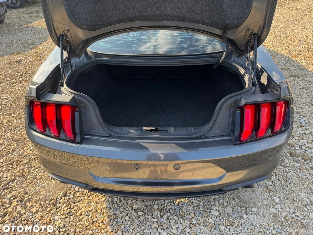 Ford Mustang Fastback 2.3 Eco Boost - 27