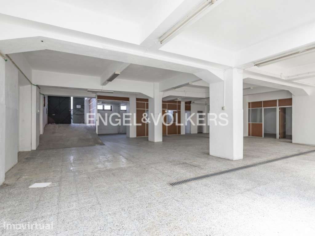Armazém para Arrendamento - Buraca | 280 m² - Grande imagem: 4/26