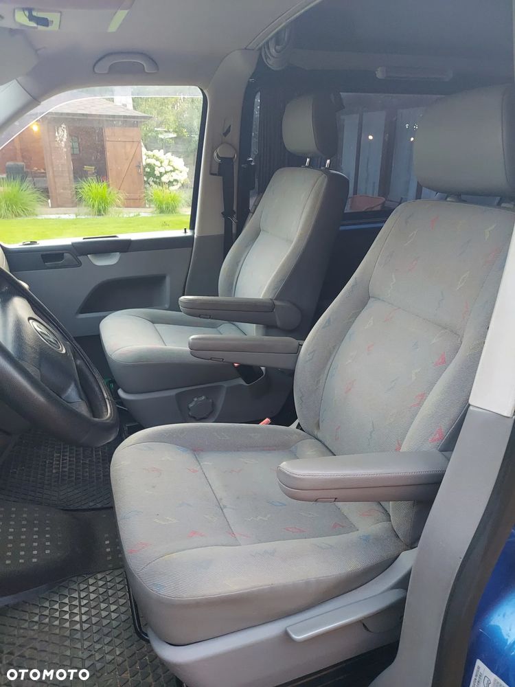 Volkswagen T5 Campervan - 11