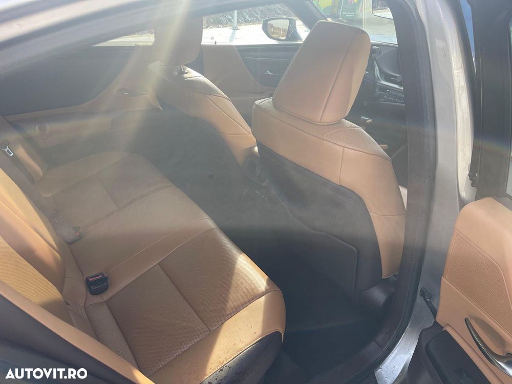 Lexus Seria ES 300h Executive Line - 7