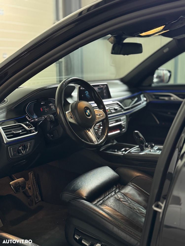 BMW Seria 7 745e - 8