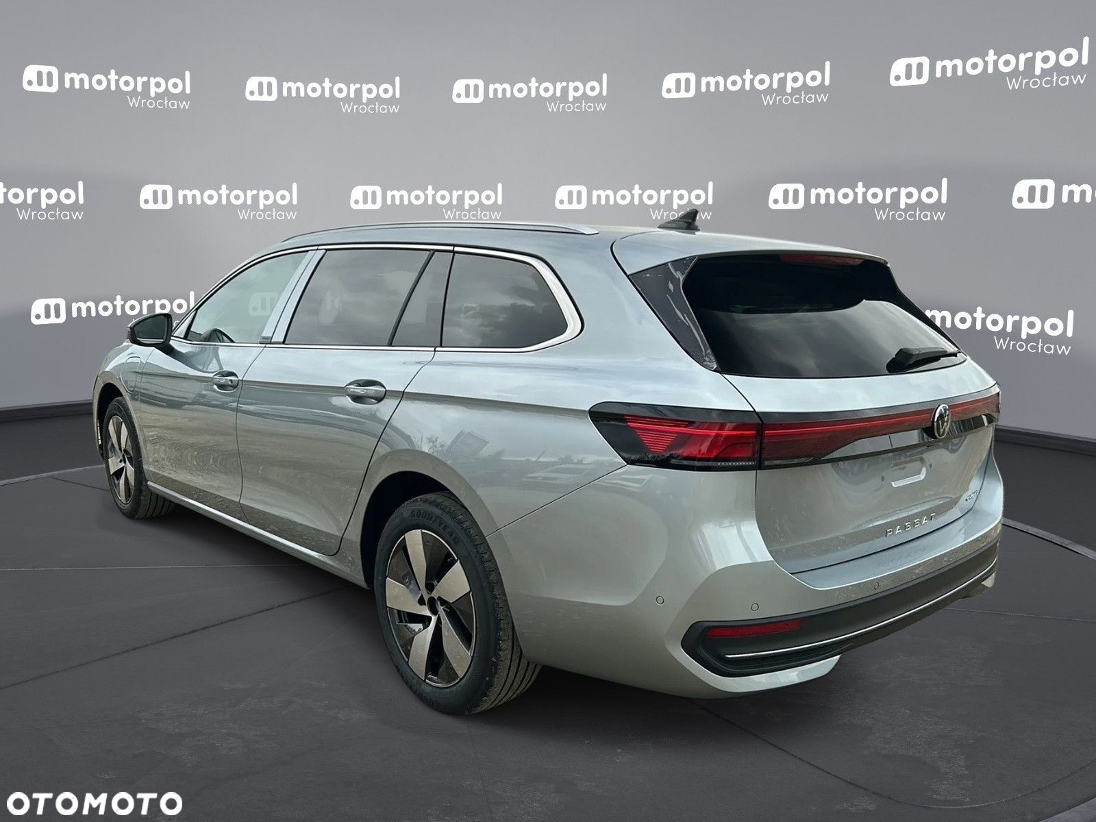 Volkswagen Passat - 8