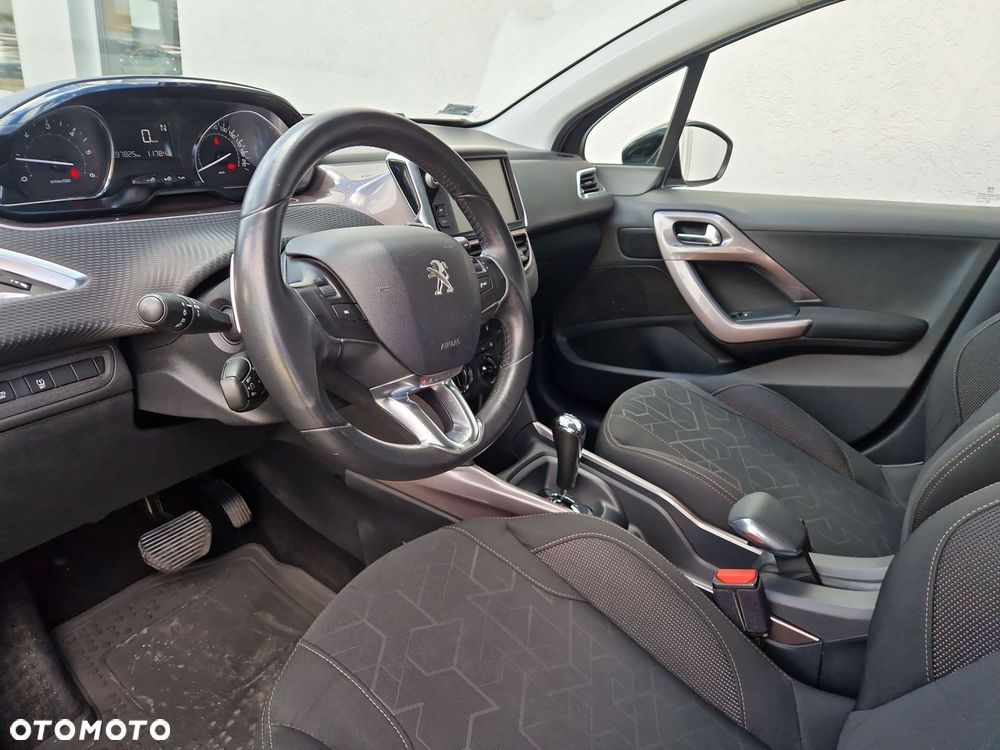 Peugeot 2008 - 9