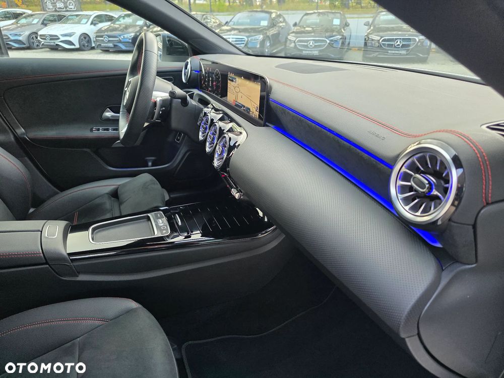Mercedes-Benz CLA 200 mHEV AMG Line 7G-DCT - 12