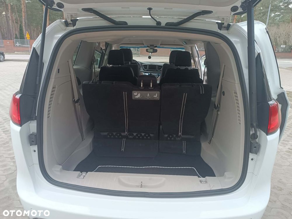 Chrysler Pacifica - 15