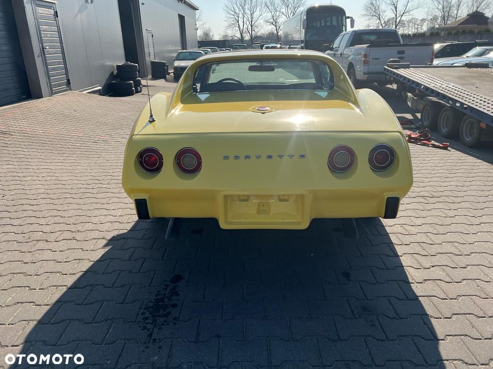 Chevrolet Corvette - 14