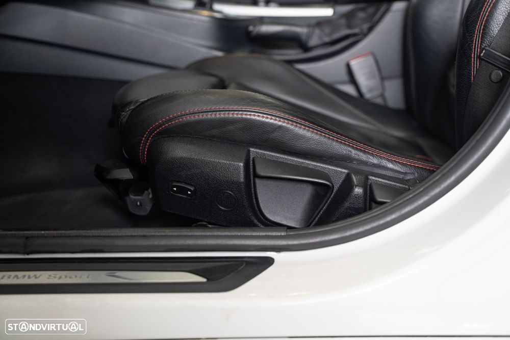 BMW 320 d Auto Line Sport - 15