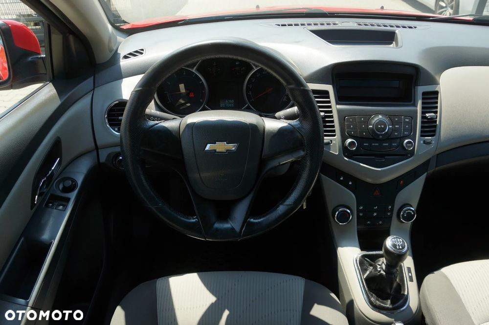 Chevrolet Cruze - 11