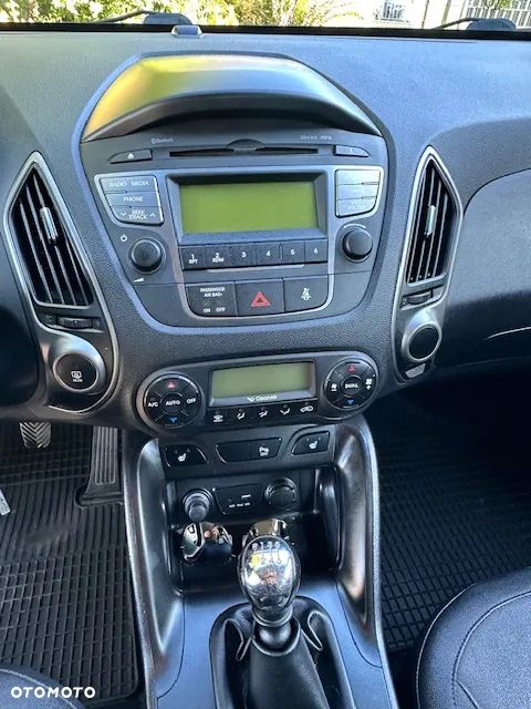 Hyundai ix35 1.7 CRDi 2WD blue Finale Silver - 15