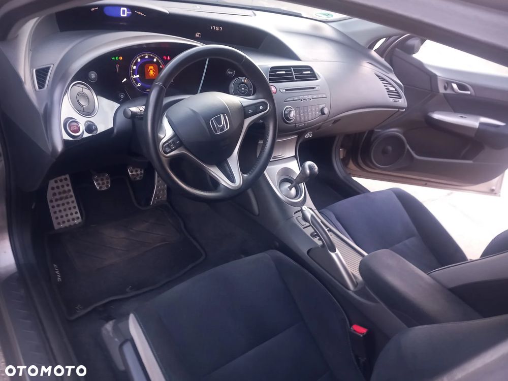 Honda Civic 1.4 i-VTEC Comfort - 24