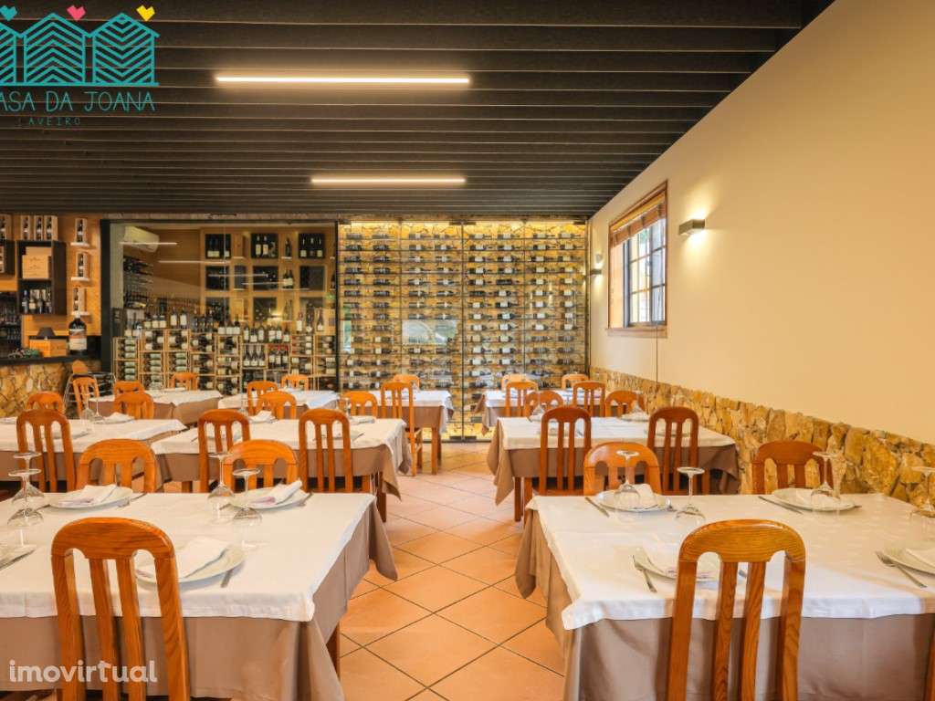 Edificio com restaurante e anexos em Albergaria - Grande imagem: 2/35